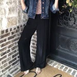 Cafe Lounger Cabi Style 5681